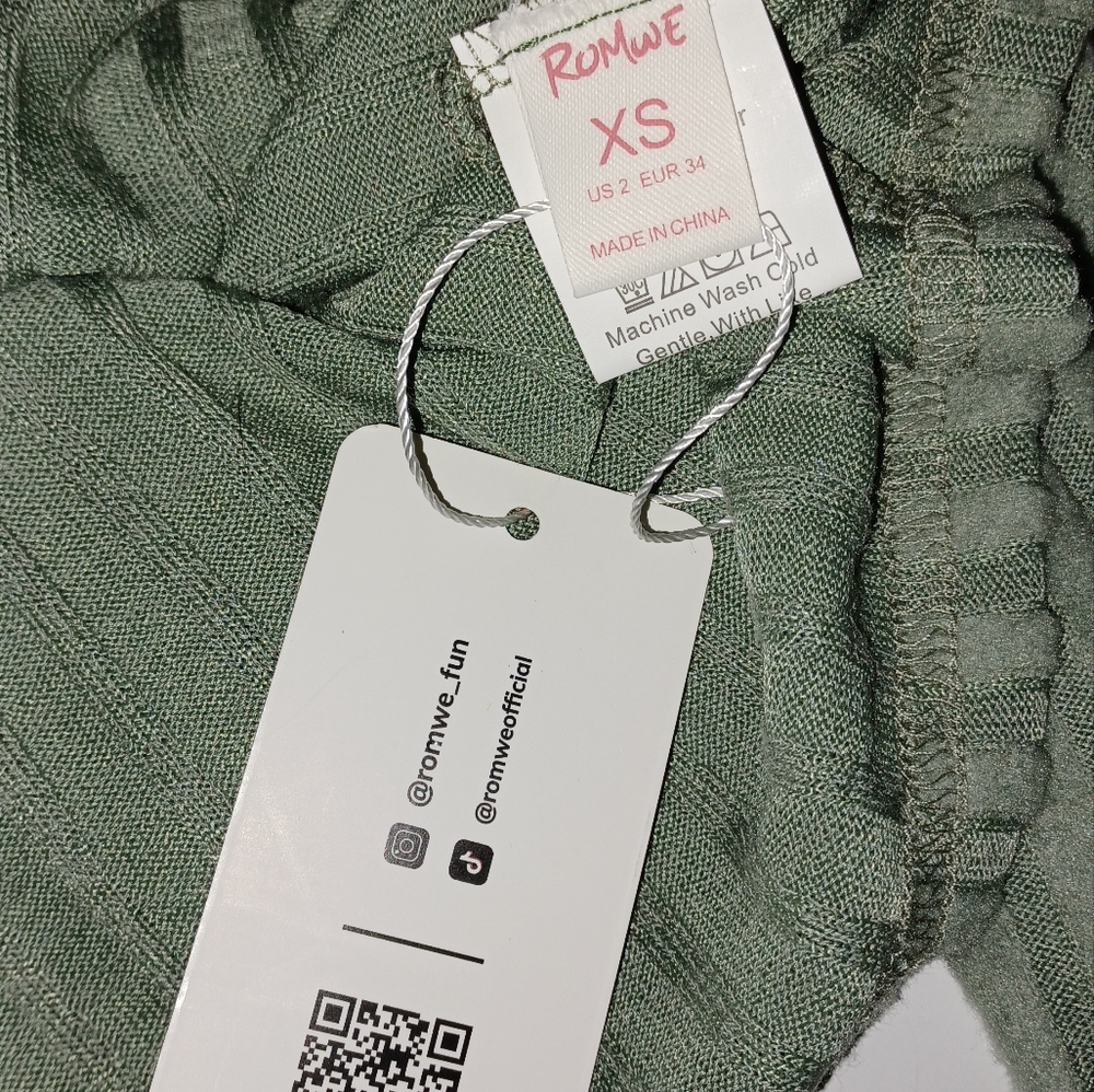 Sweaters - Picture 2 of 3